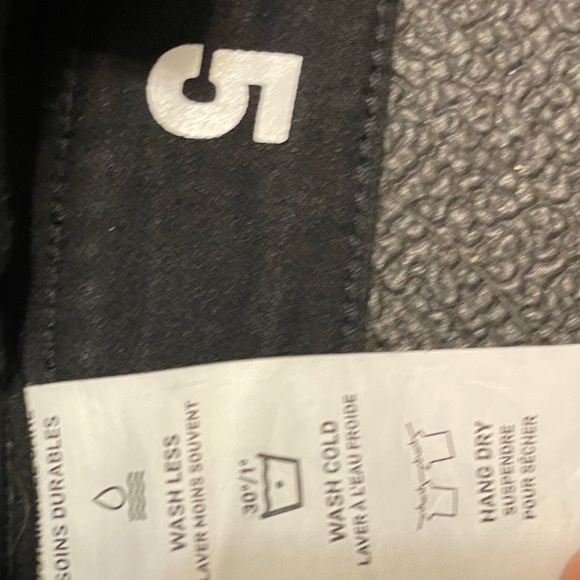 Woman’s size 5 black jeans - Picture 6 of 6